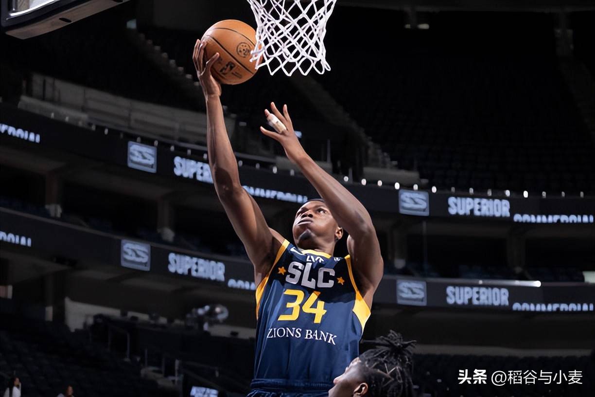 欧宝体育入口-犹他爵士迎NBA季后赛关键赛，今夜篮板制胜，引发热议，轮换策略成焦点