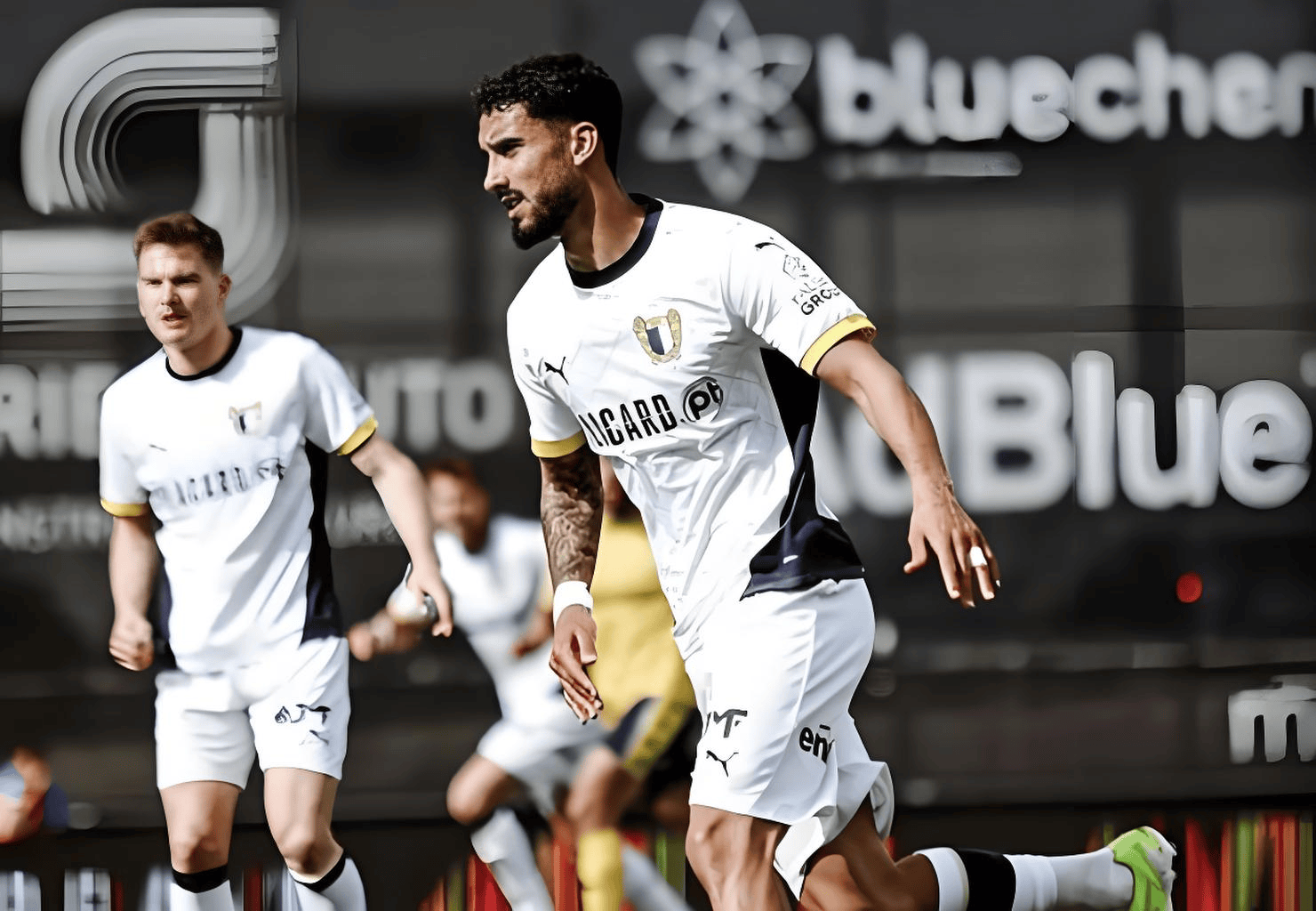 欧宝体育下载-门兴格拉德巴赫训练开放日，集结日内部沟通引欢呼，葡超在即，心理建设被强调